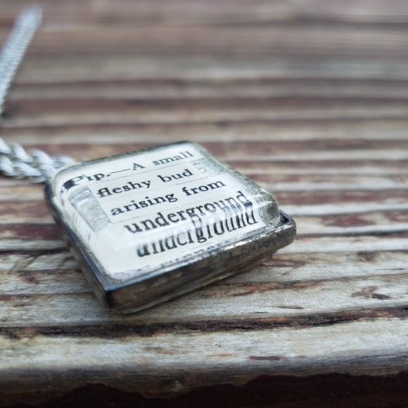 Plant Bud - Pip: Definition Necklace - Picture 6 of 12